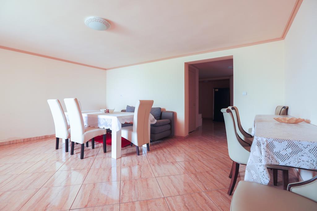 Casa Iulia Hotel Hateg Luaran gambar